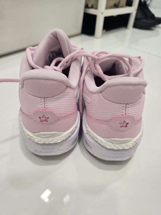 Розови маратонки Nike