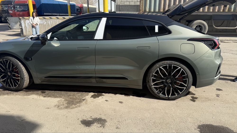 Zeekr 001 You Z- sport 2024 yil