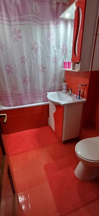 Vand apartament la cheie