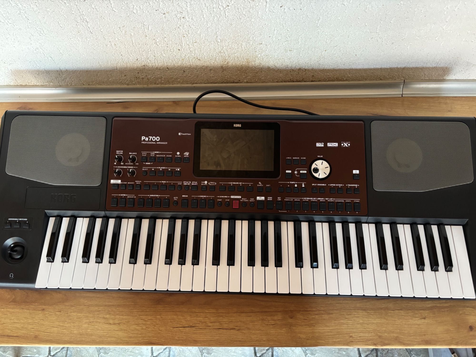 KORG PA 700 като нов