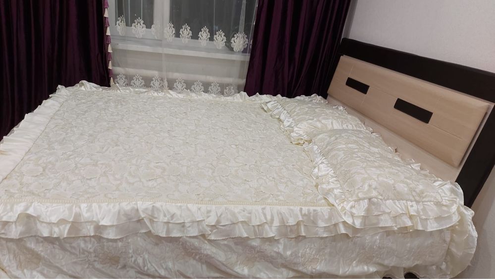 Кровать спальня