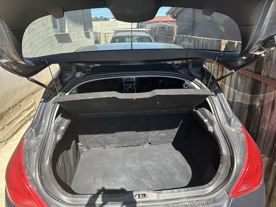 Vand peugeot 308 an 2012