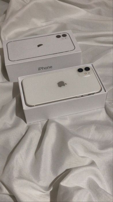 iPhone 11 / 64GB / 69% battery health / white