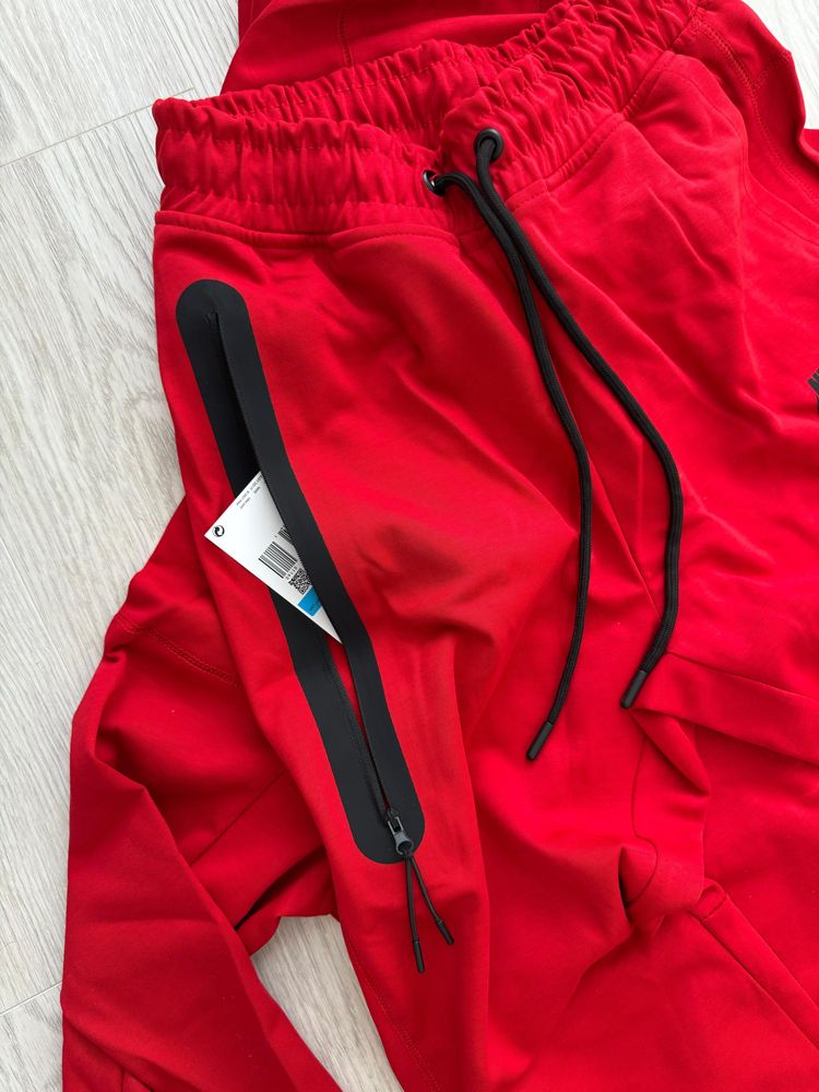 Nike tech fleece premium red
