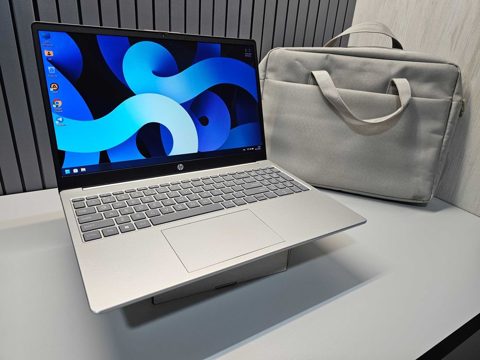 ПРОДАМ HP Laptop 15FC Ноутбук Ryzen™ 5-7520U/8GBLPDDR5/512SSD/15.6"FHD