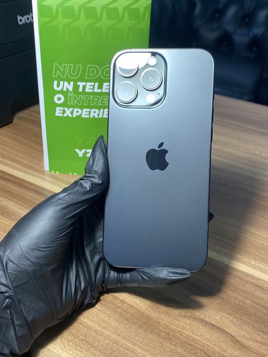 iPhone 16 Pro Max • 256 GB • Black Titanium