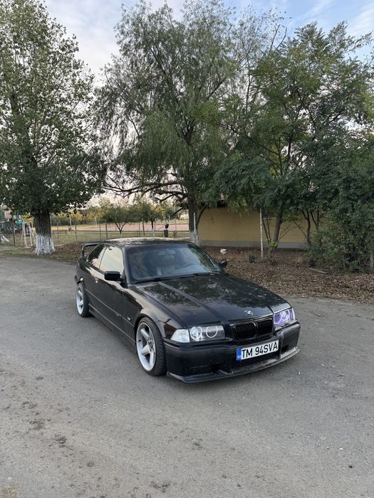 BMW E36 320i coupe