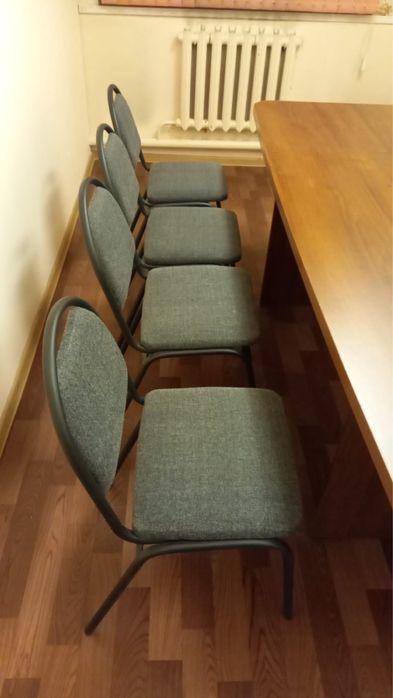 Продаются офисные стулья