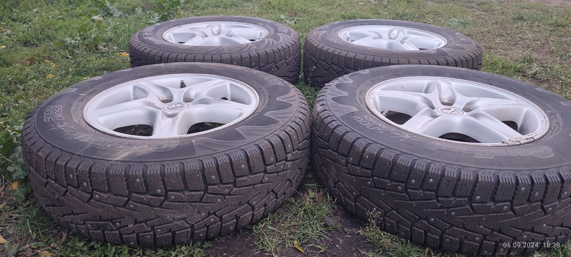 Продам шины с дисками Лексус RХ-300