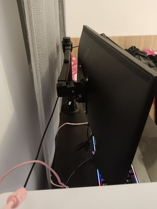 Monitor Gaming LG 100HZ + Brat de monitor