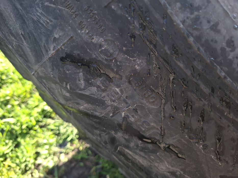 Vand 1 sau 2 anvelope 315 80 22.5 tracțiune bune