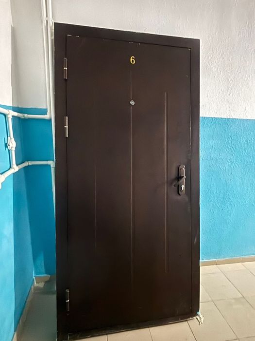 Продаю дверь металическая