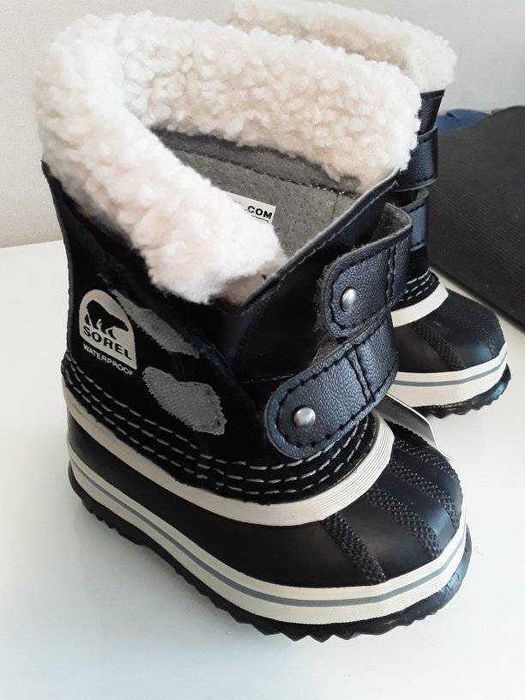 нови топли детски ботушки размер 21