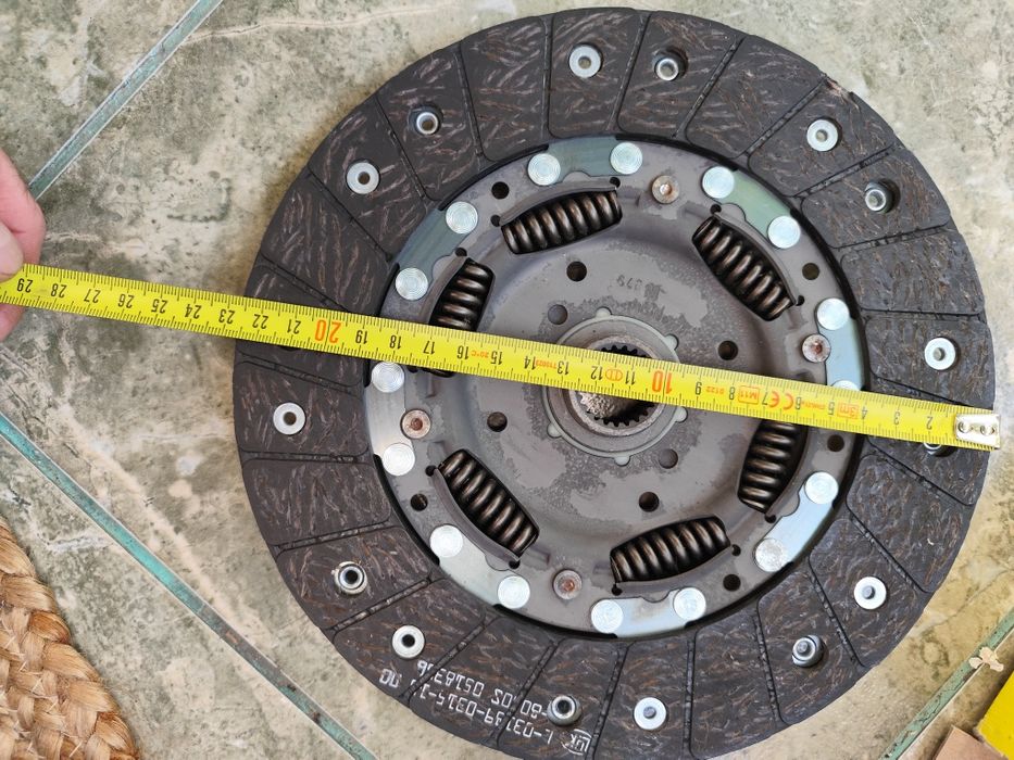 Vând un set de ambreiaj.pentru motoare  VW și Audi