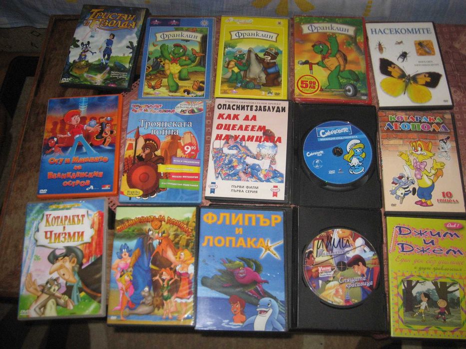 ЕВТИНО  детски дискове с приказки ,филми и песнички
