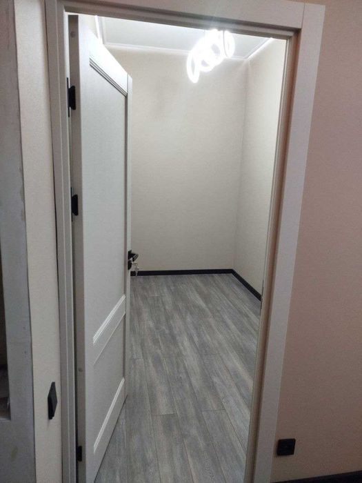 Продаётся 1 в 2-х комнатная квартира в Чирчике, Навои