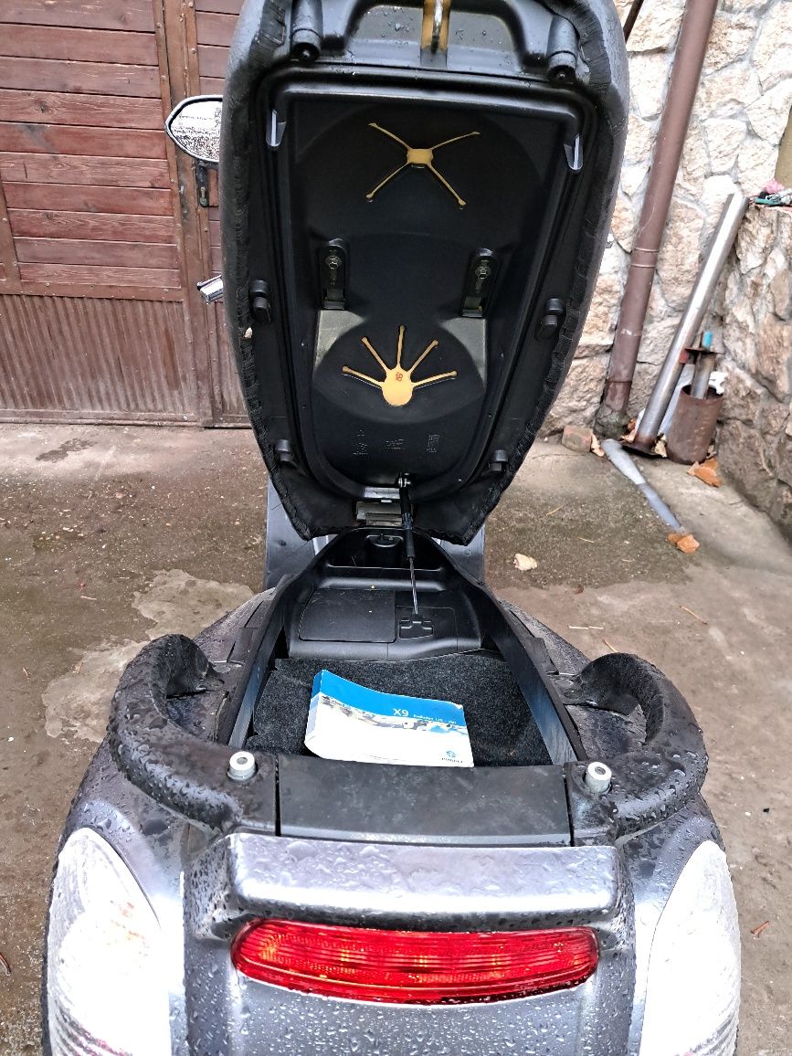 Продавам  Скутер Piaggio X9 250кб.
