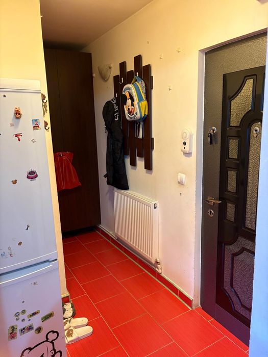 De Vanzare apartament 3 camere Hunedoara M6