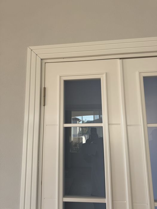 Портал с две крила MDF бял с витраж мат