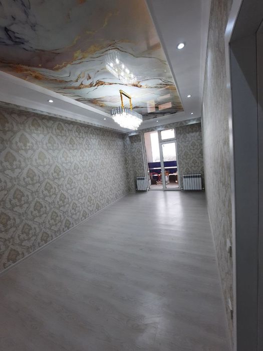 Yosh oyla bilan turishga 2 ta o'qiydigan ishliydigan qzlaga