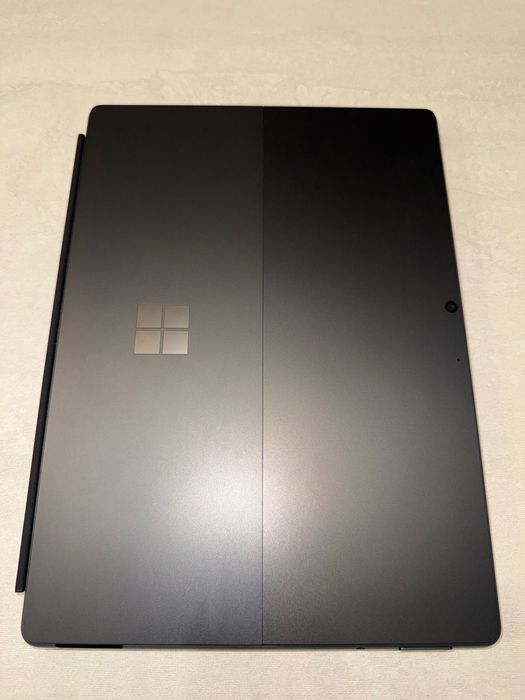 Microsoft Surface Pro 8 – Graphite