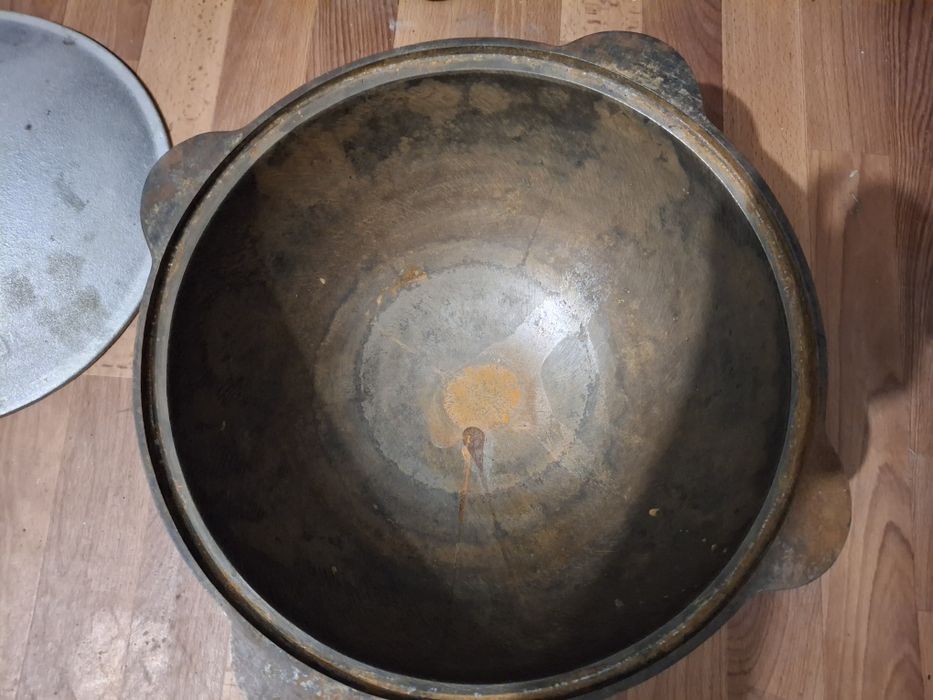 Наманганский чугунный  казан 10л.