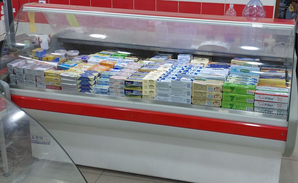 Продам витринные холодильники