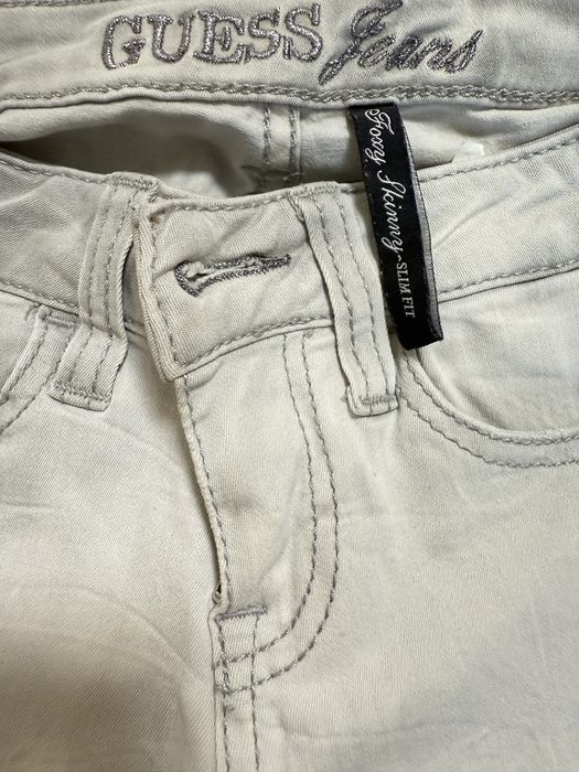 Тениски , дънки , пуловер GUESS
