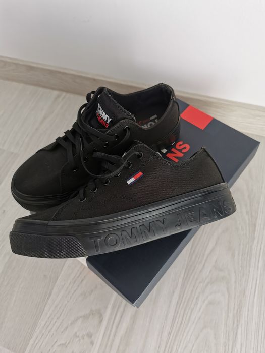 Adidasi dama marime 38