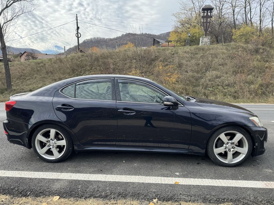 Lexus IS 220D an 2010