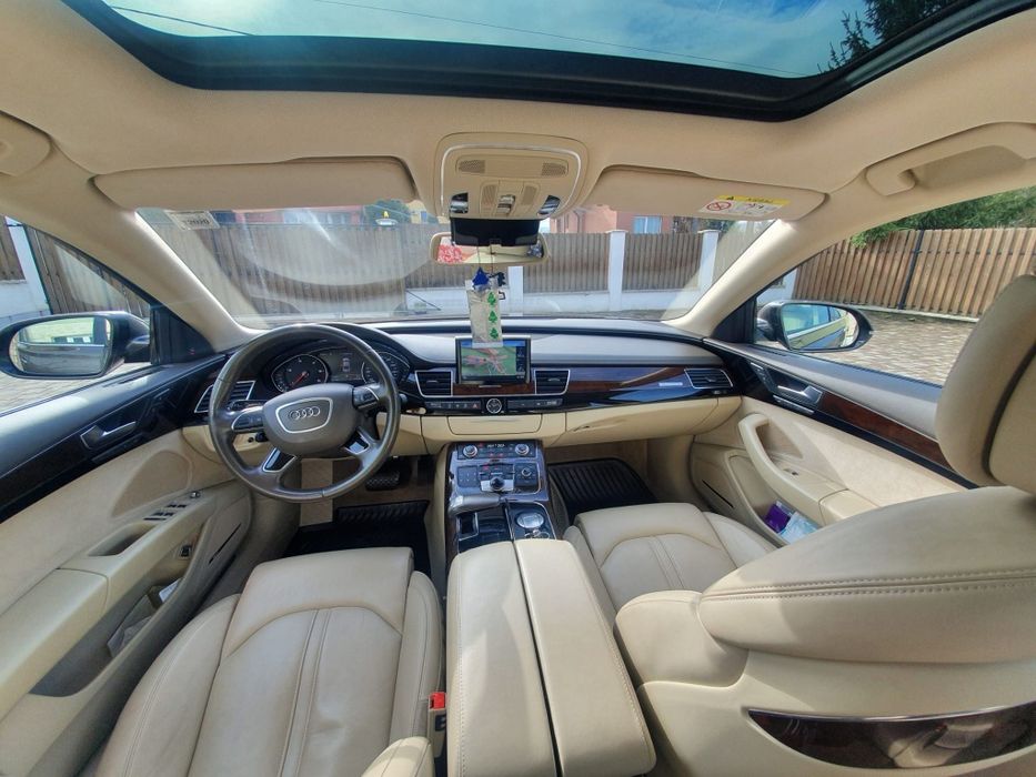 Audi A 8 Long , 2016