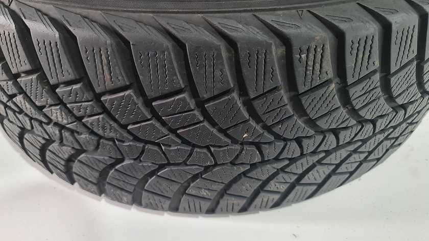 235/45/19 99V 235 99 19 KUMHO CP N1012 M+S