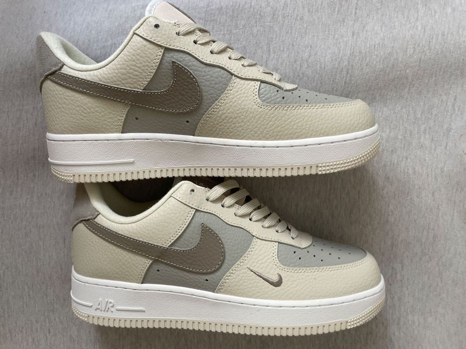 Adidasi Nike Air force 1, crem, noi cu eticheta, marimea 42, 26.5 cm