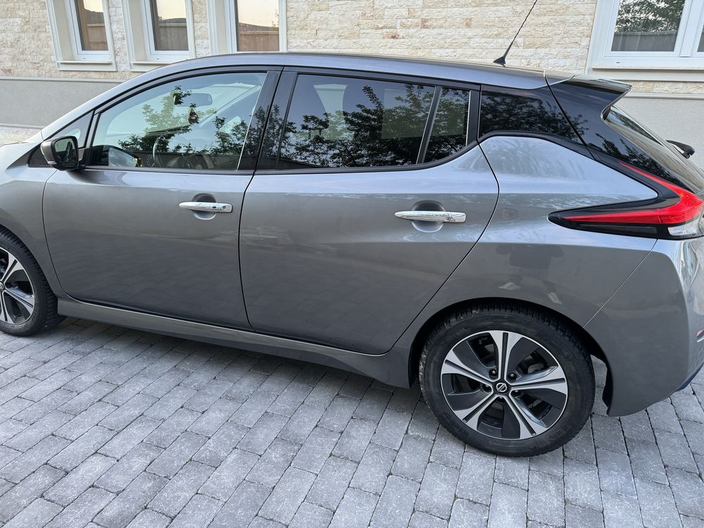 Nissan Leaf N-Connecta 62kw