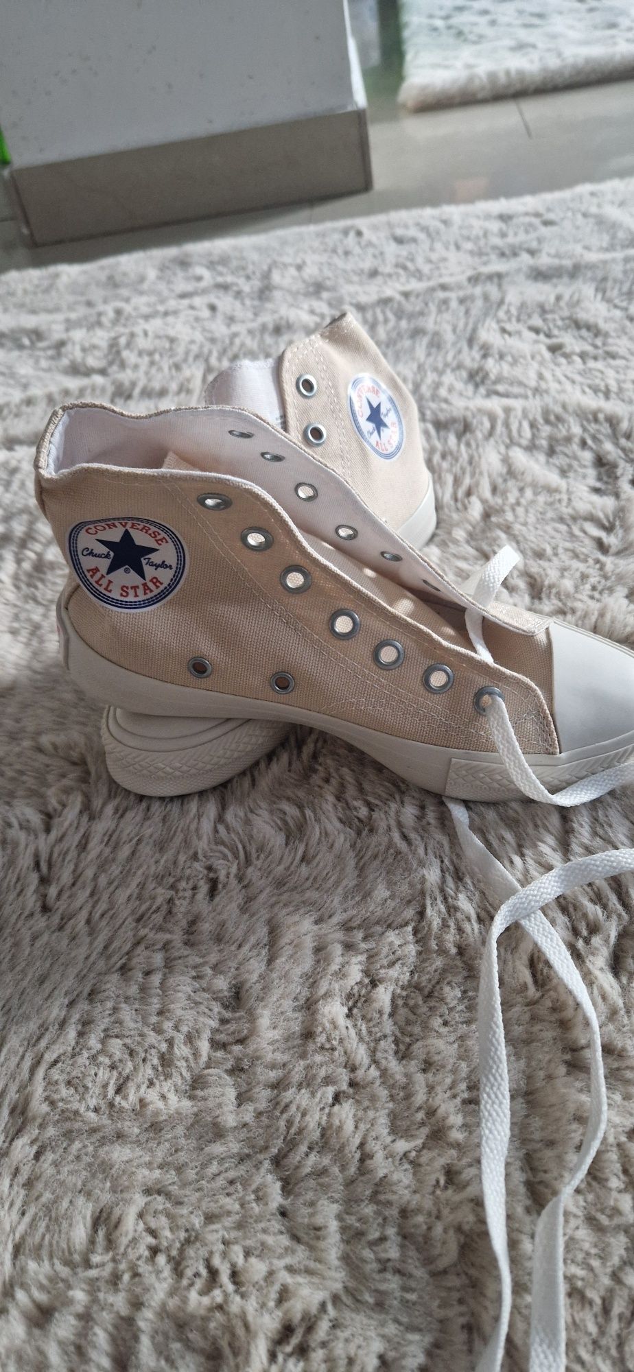 Converse bej cu alb, model CDG noi