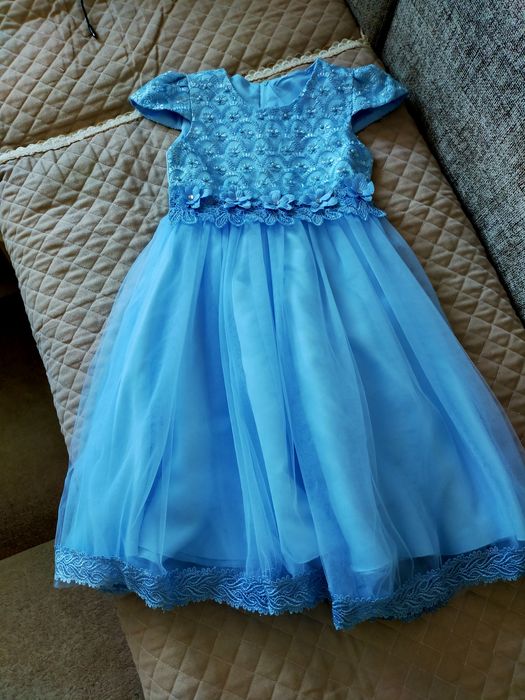 Нарядное платье на девочку