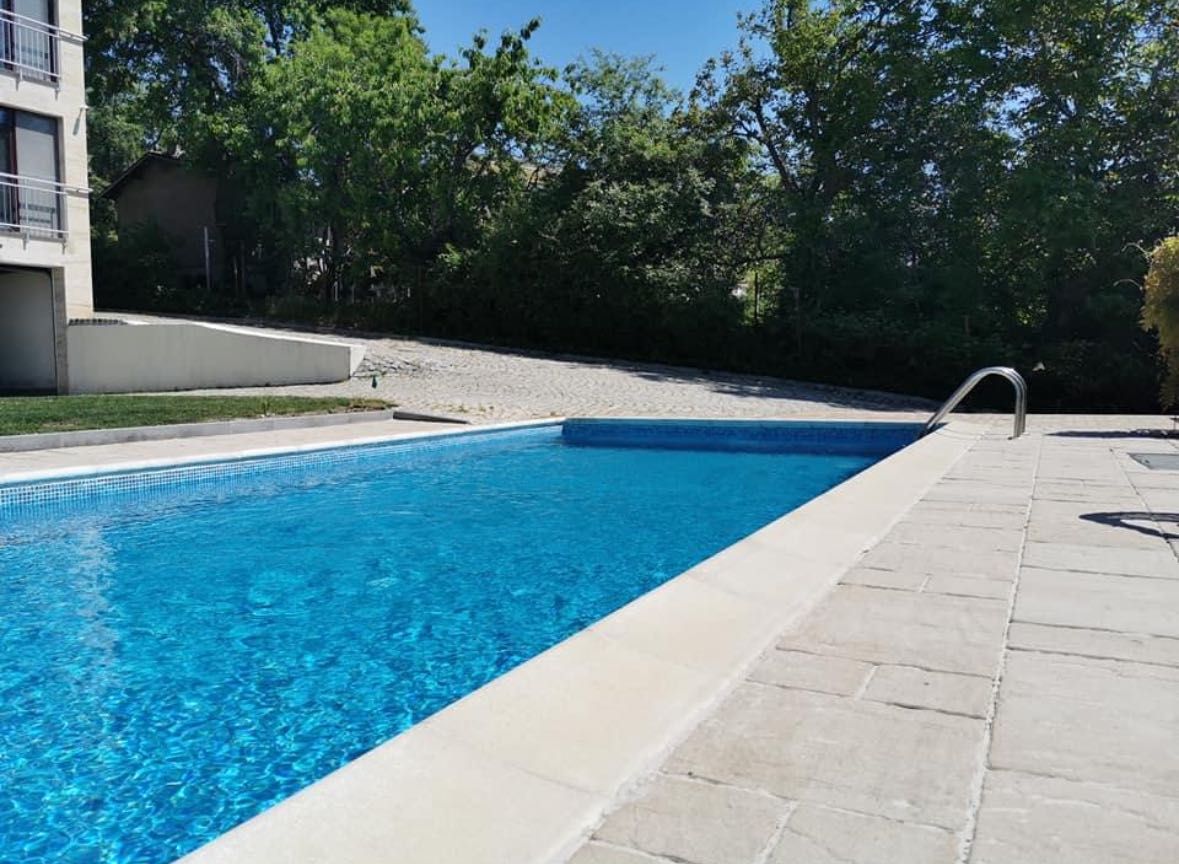 Дава се под наем Тристаен апартамент в Варна, м-т Св. Никола - 128 кв.м за 700 € - Снимка #3