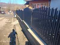 Construim garduri din șipcă metalică porți și alte modele de gard