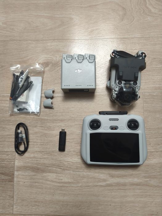 Продам дрон DJI Mini 4 Pro Fly More Combo Plus