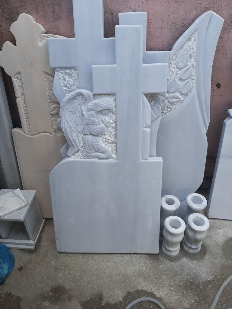 Cruci de marmură albă, cruci mozaic monumente funerare   reducere