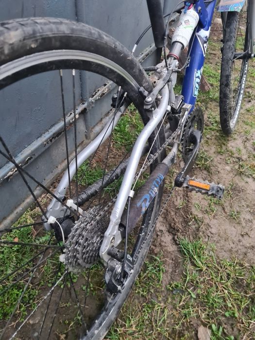 Vand bicicleta ful suspesi