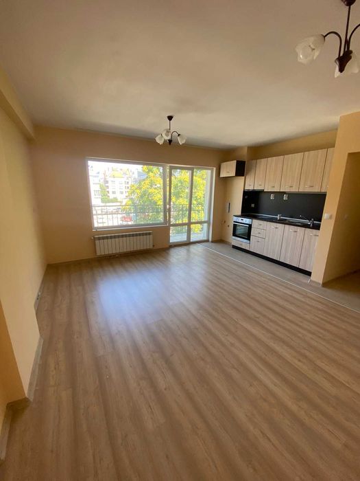 Продава се Тристаен апартамент в София, Център - 83 кв.м за 2049 €/кв.м - Снимка #3