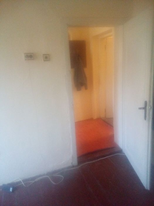 Междо гр.Плевен и гр.Ч.бряг на основна ул.на близо ЖП гарата