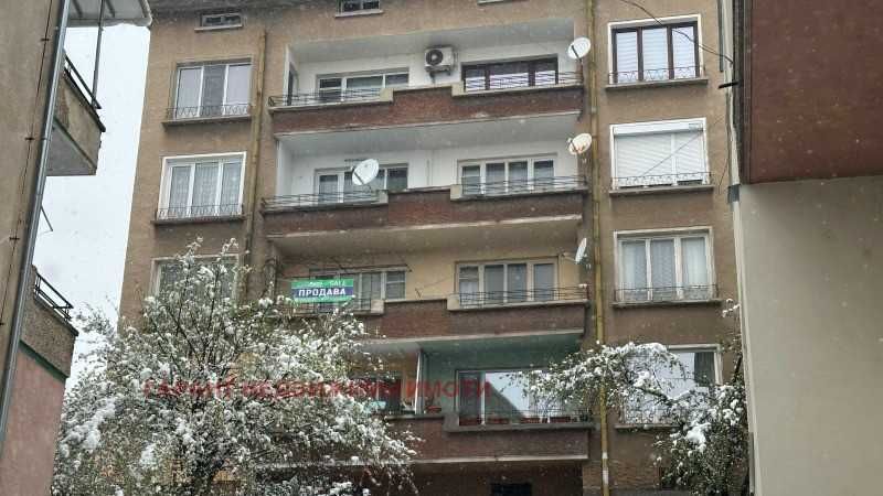 Продава се Тристаен апартамент в Габрово, Център - 86 кв.м за 997 €/кв.м - Снимка #4