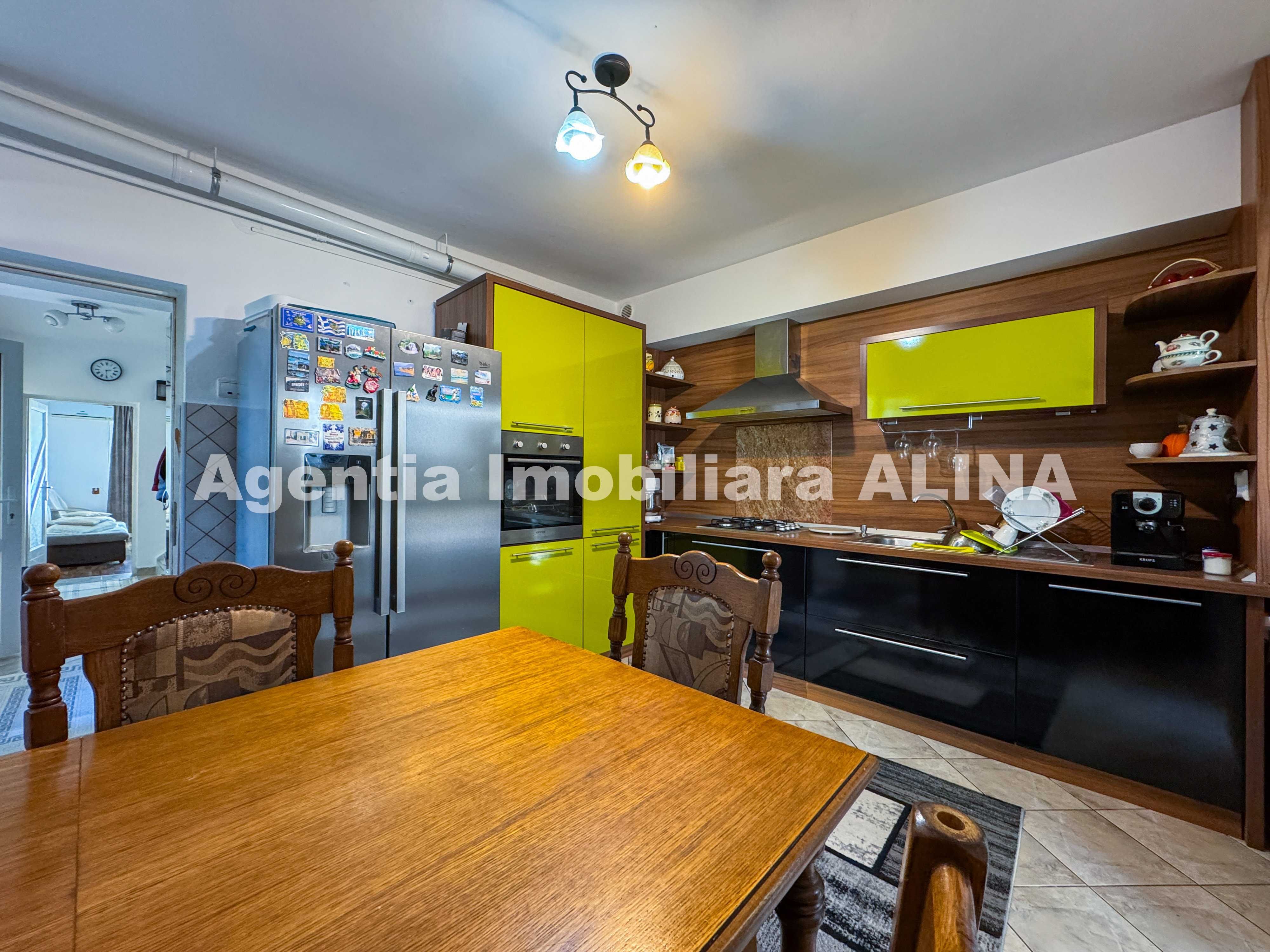 Apartament la casa (Tip DUPLEX) cu 3 camere in Deva, zona Marasti...