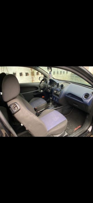 Vând Ford fiesta 1.4 TDI an de fabricație 2008