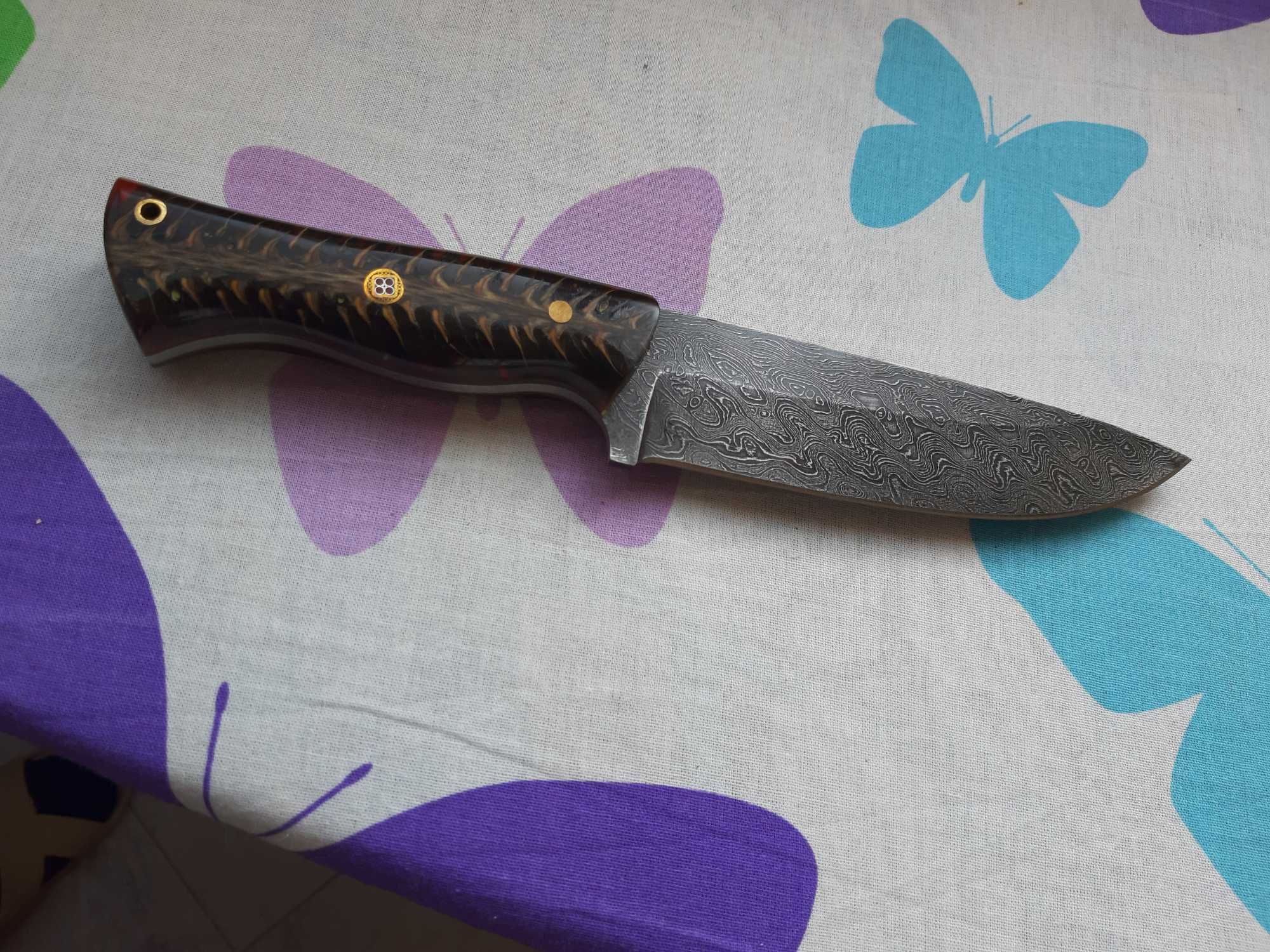 Нож от дамаска стомана