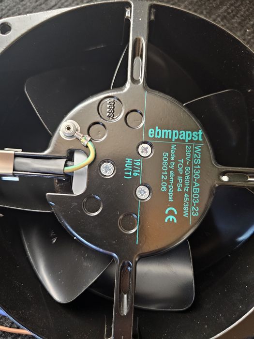 Ventilator metal nou