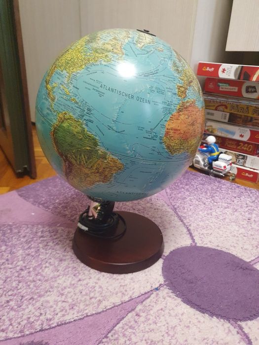 Glob pamantesc germana