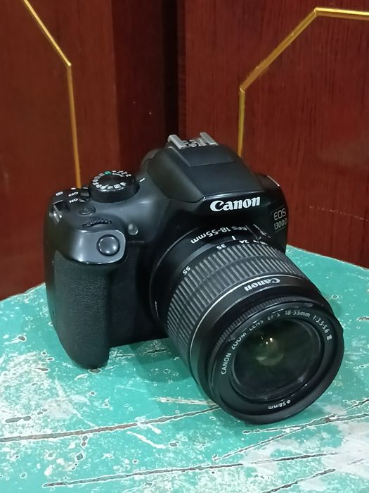 Canon d1300 EOS с гарантией